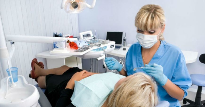 Peste 850 de persoane din Chişinău au beneficiat gratuit de servicii de protezare dentară