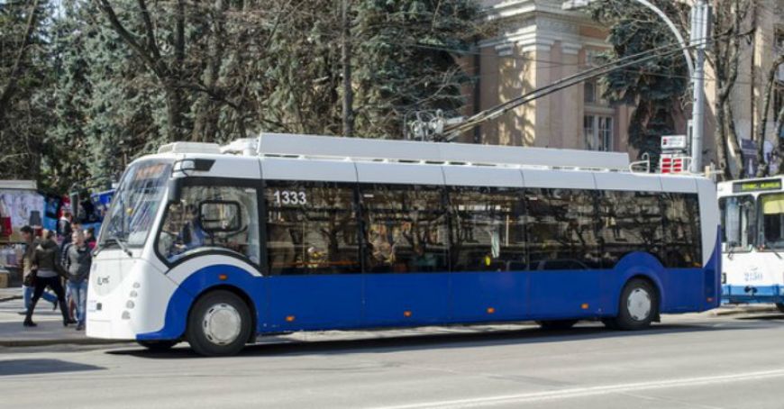 Transportul public din capitală va circula pe benzi separate