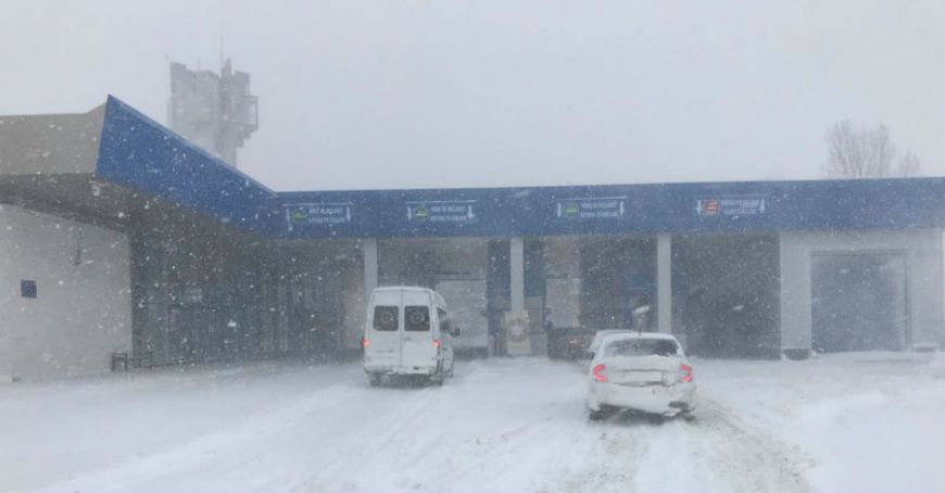 Traficul prin punctele de trecere a frontierei de stat se desfăşoară fără dificultăţi