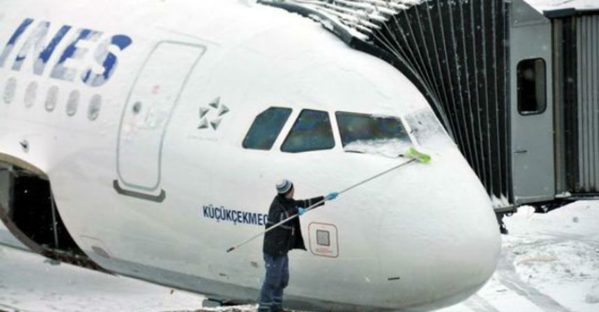 Traficul rutier şi aerian, perturbat în mai multe ţări din Europa