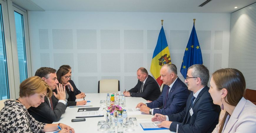 Aprofundarea dialogului strategic cu instituţiile europene, discutată la Bruxelles