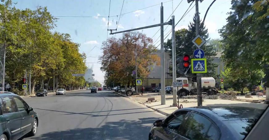 Decizie de ultimă ora: Aflarea în spaţiul public mai mult de trei persoane - interzisă