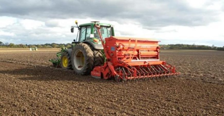 A început semănatul culturilor agricole