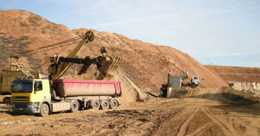 A fost schimbată destinaţia unor terenuri, care vor fi folosite pentru reabilitarea drumurilor naţionale