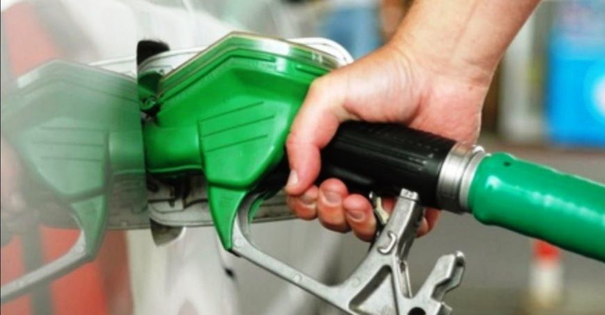 ANRE a stabilit noi preţuri maxime de comercializare a benzinei şi motorinei