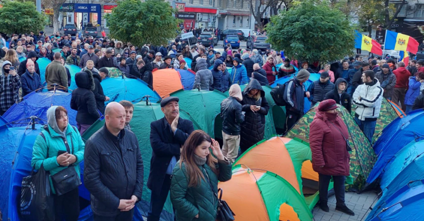 Акция протеста, организованная партией ШОР, переместилась к Генеральной прокуратуре