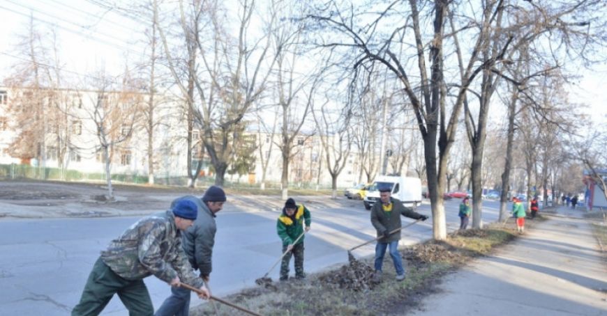 Regia Autosalubritate îndeamnă oamenii să sorteze deşeurile /VIDEO/